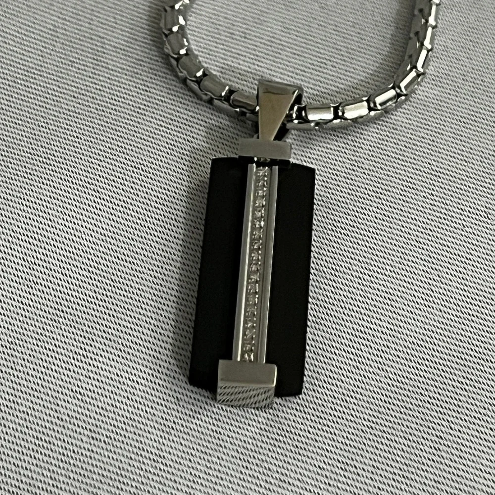 SHR Diamond 1/10CTW Dog Tag Necklace Men 22